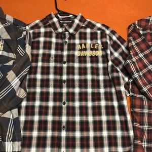 Barely worn Men’s Harley havidson button downs.